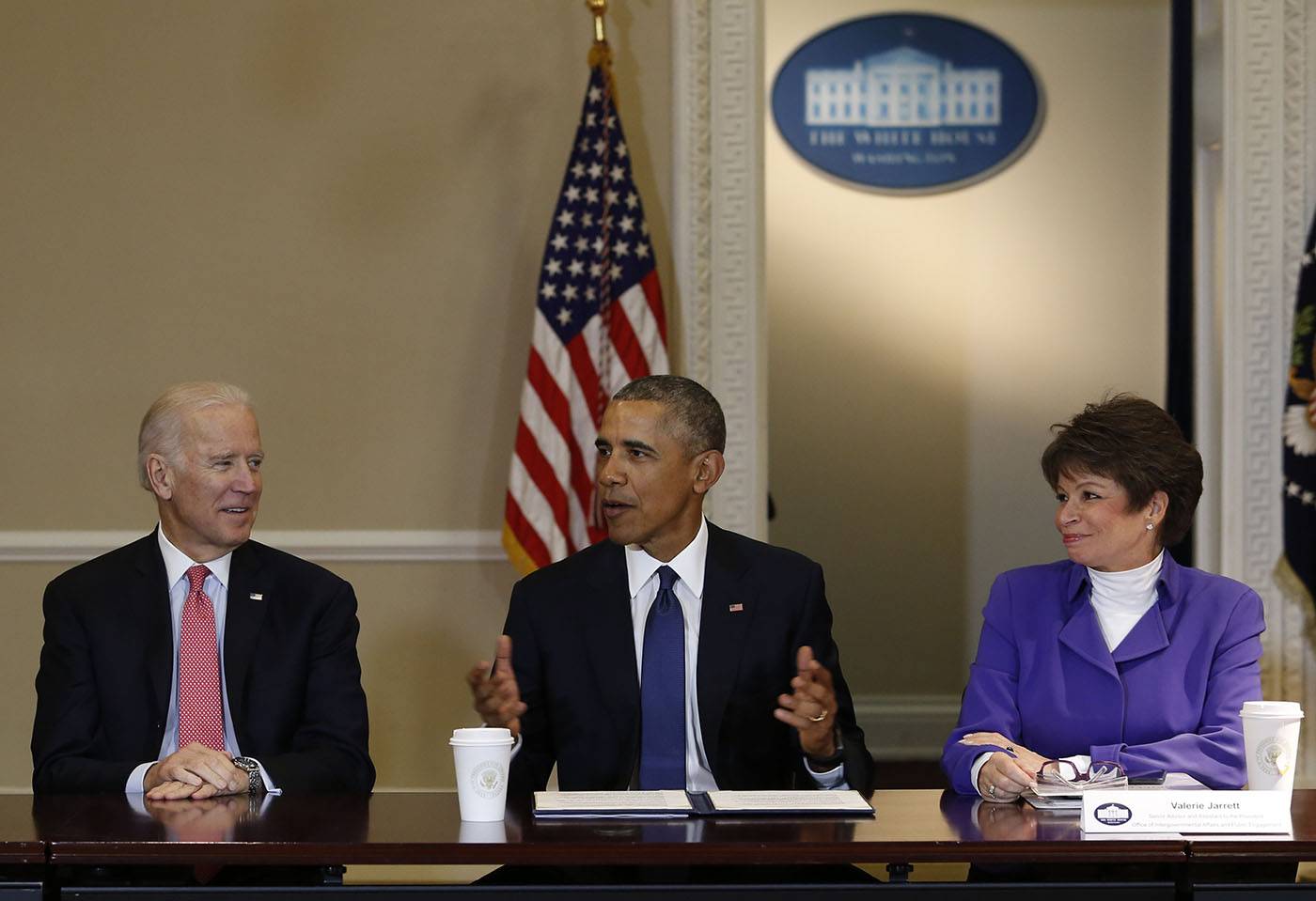 Joe Bidden, Barack Obama i Valerie Jarrett (Fot. Getty Images)