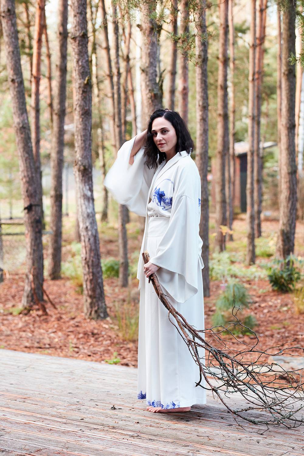 Joanna Hawrot w kimonie z kolekcji, Fot. Budzik Studio