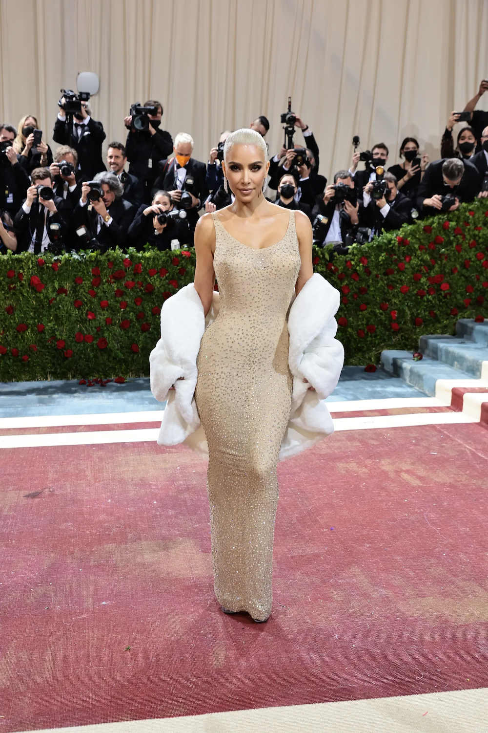 kim-kardashian-met-gala-20221.png