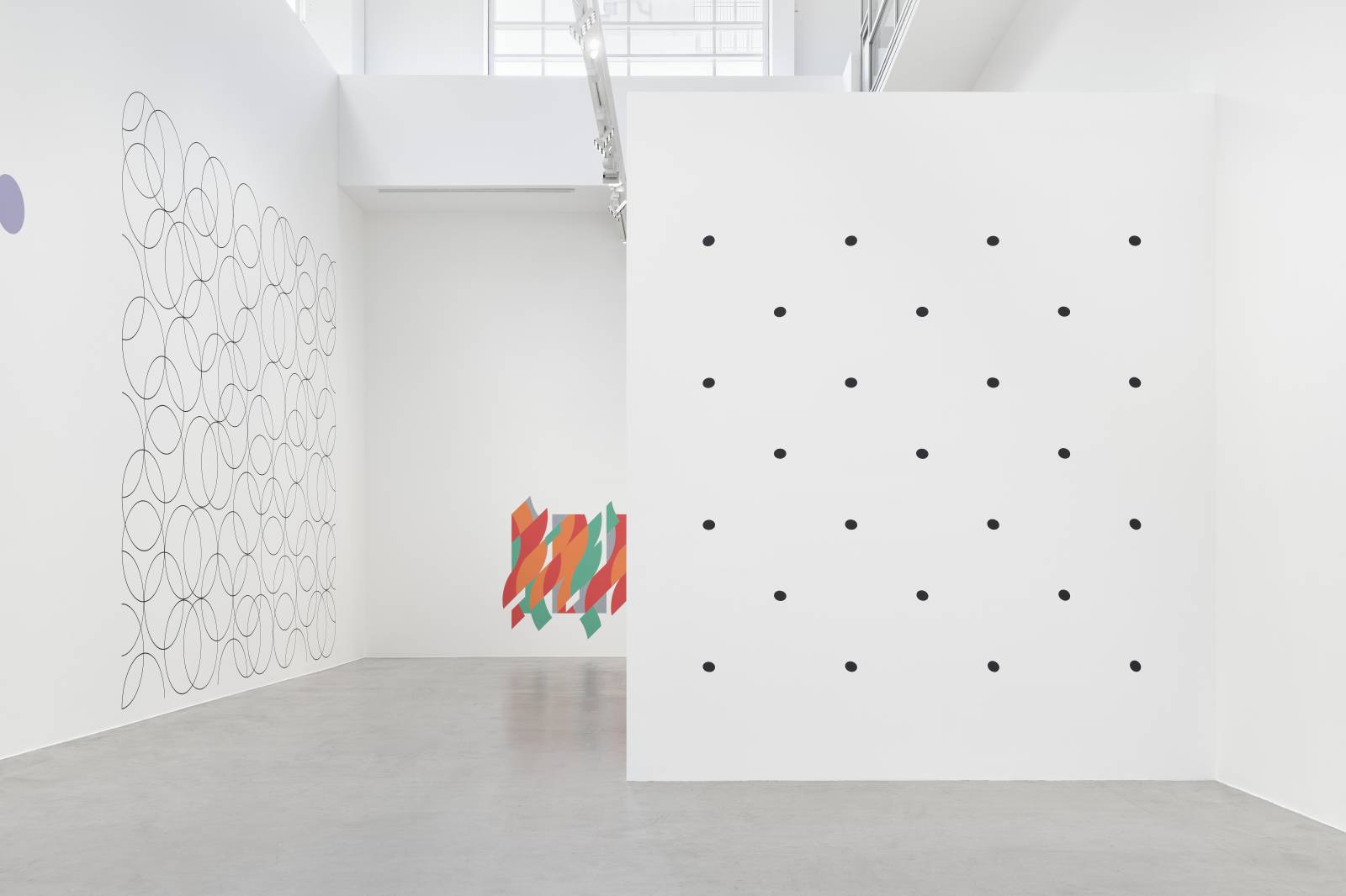 Galerie Max Hetzler, Berlin, 9 June – 19 August 2023 Courtesy the artist and Galerie Max Hetzler, Berlin | Paris | London © Bridget Riley [2023]. All rights reserved. Photo: def image 