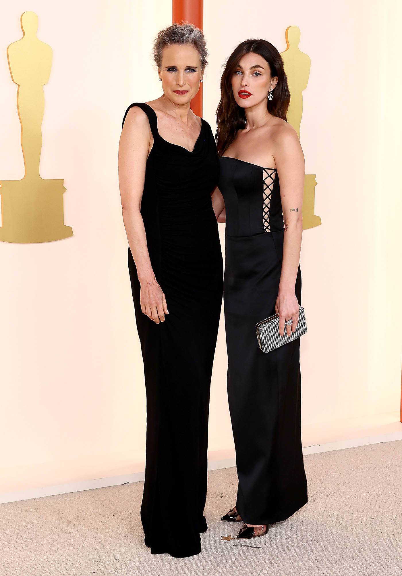 Andie MacDowell z córką Rainey Qualley na Oscarach 2023 (Fot. Arturo Holmes/Getty Images)