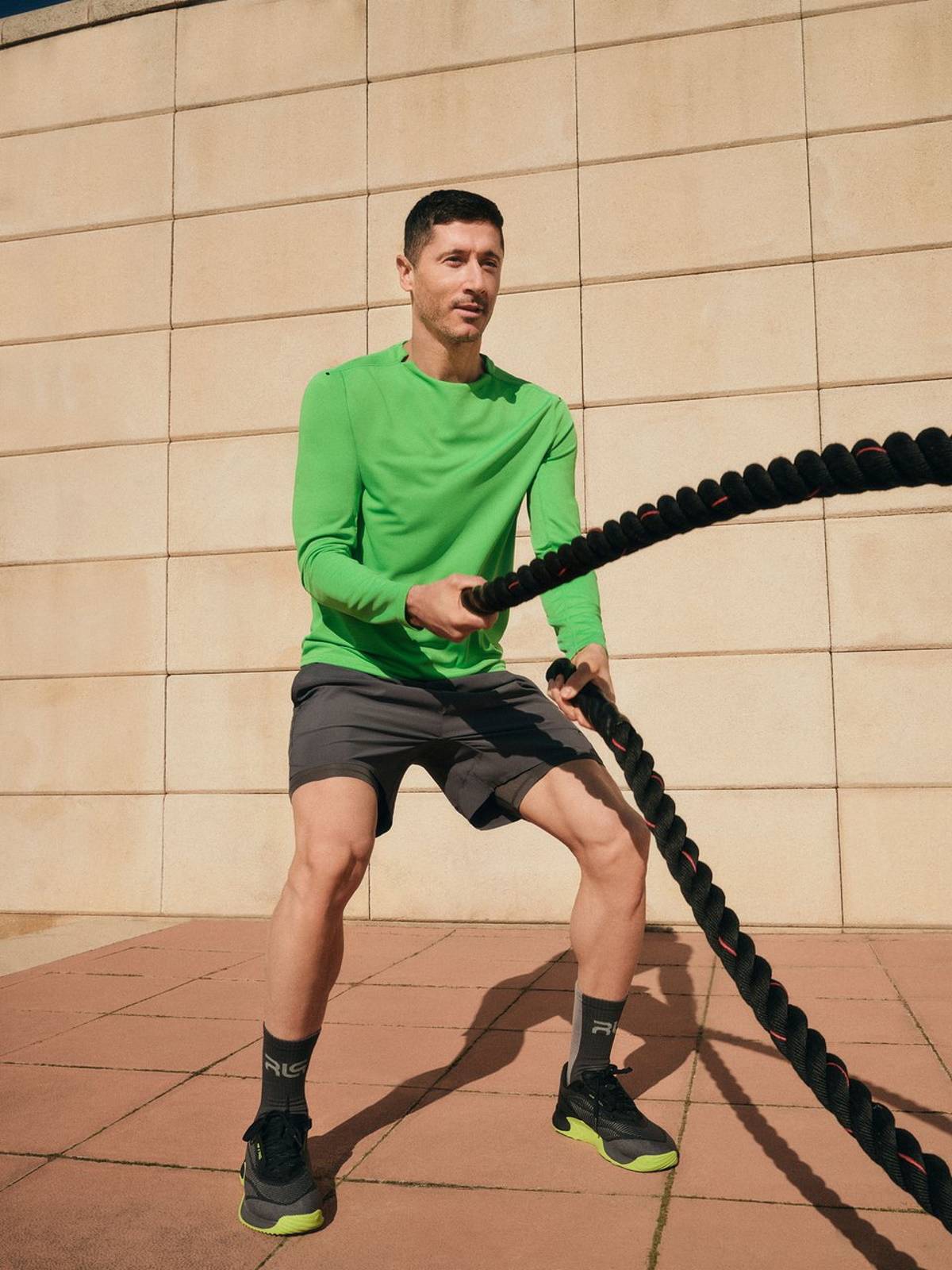 Buty 4FxRL9 powstały we współpracy z najlepszym napastnikiem świata, Robertem Lewandowskim.