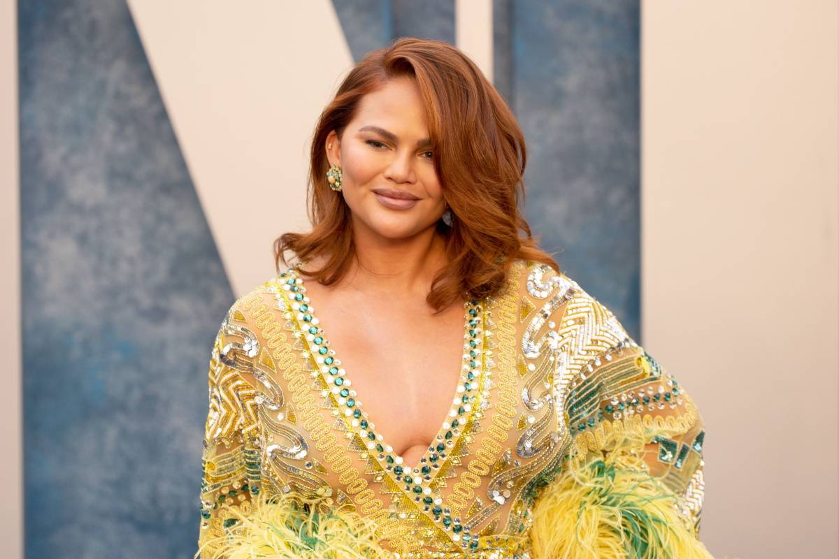 Chrissy Teigen opublikowała na Instagramie zdjęcie z trzymiesięczną córką. Podpisała je ciałopozytywnym przesłaniem.