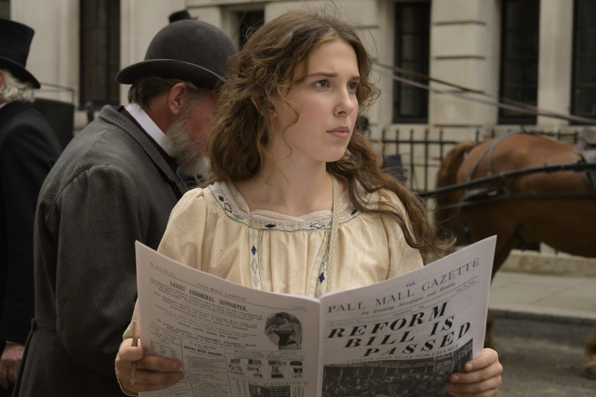 Millie Bobby Brown w filmie Enola Holmes (Fot. Alex Bailey/Netflix)