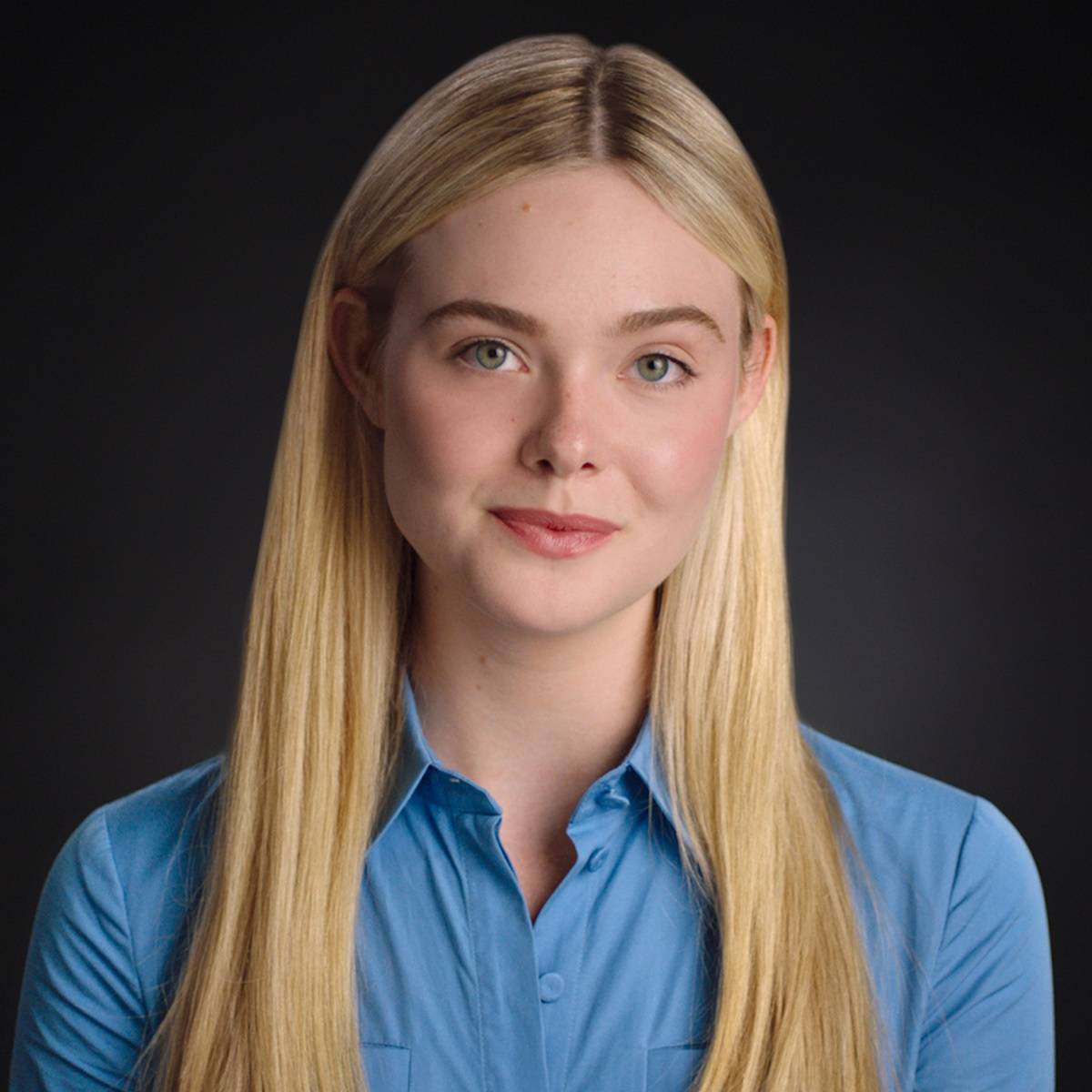 Elle Fanning, demaskując iluzję perfekcyjności, daje wyjątkową Lekcję Wartości. Jesteś wystarczająca – mówi Elle Fanning, pokazując, jak to, co w social mediach potrafi zachwiać naszą samoocenę, często nie ma nic wspólnego z prawdą.