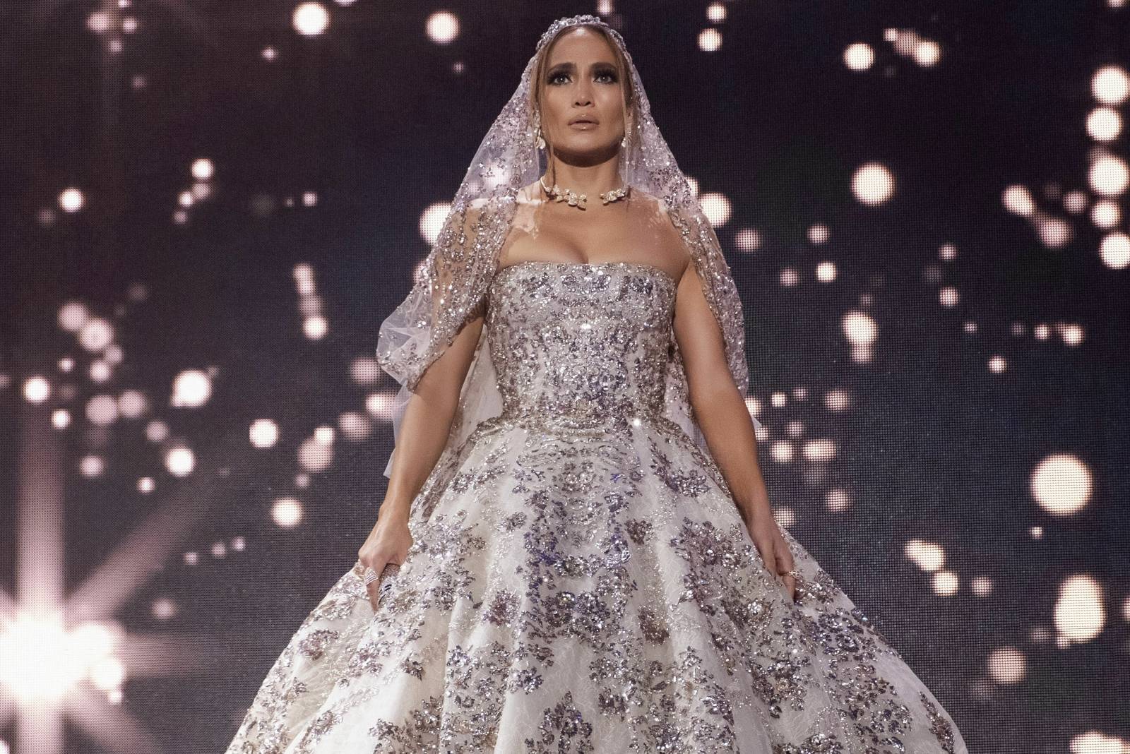 Kadr z filmu Marry Me /(fot. East News)