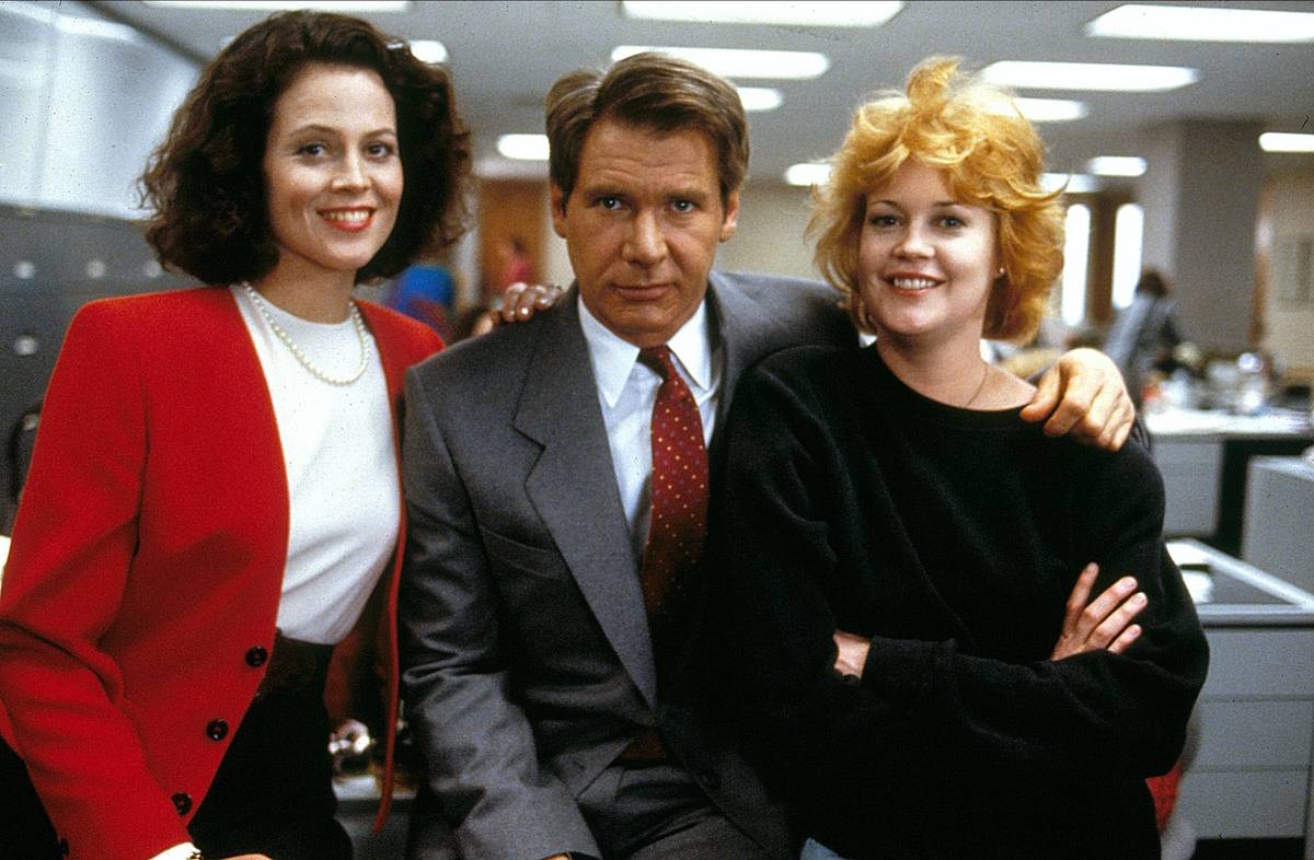 Film „Pracująca dziewczyna” z 1988 roku oglądany po latach. Film „Pracująca dziewczyna” z 1988 roku zasłynął nie tylko świetnymi kostiumami w stylu power dressingu. Opowiada też o amerykańskim śnie z perspektywy kobiet. 