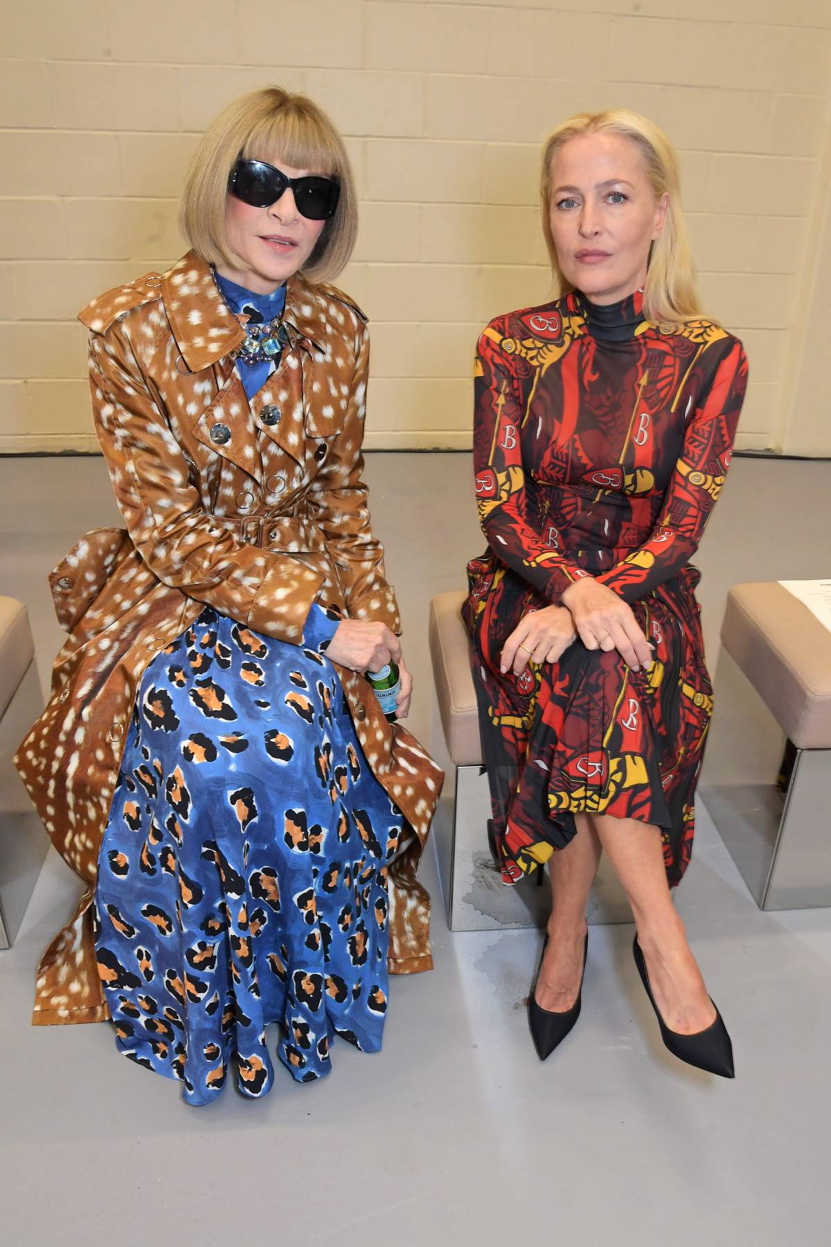 Gillian Anderson i Anna Wintour na pokazie Burberry w Londynie (Fot. Getty Images)