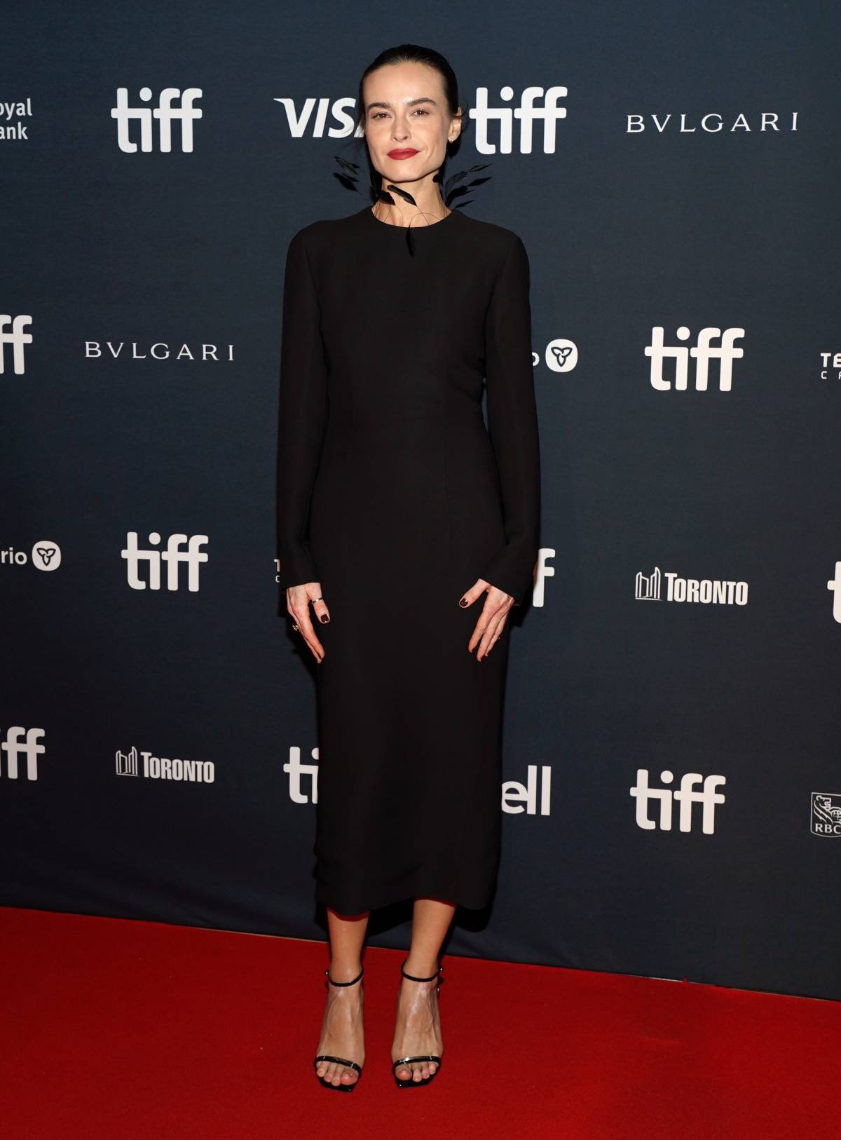 Kasia Smutniak w sukience Prady na premierze filmu „Hummingbird” (Fot. Getty Images)