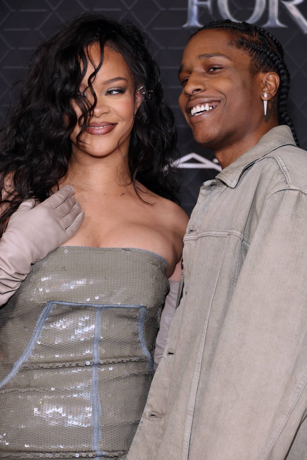 Rihanna i A$AP Rocky na premierze filmu „Czarna Pantera: Wakanda w moim sercu” (Fot. Getty Images)