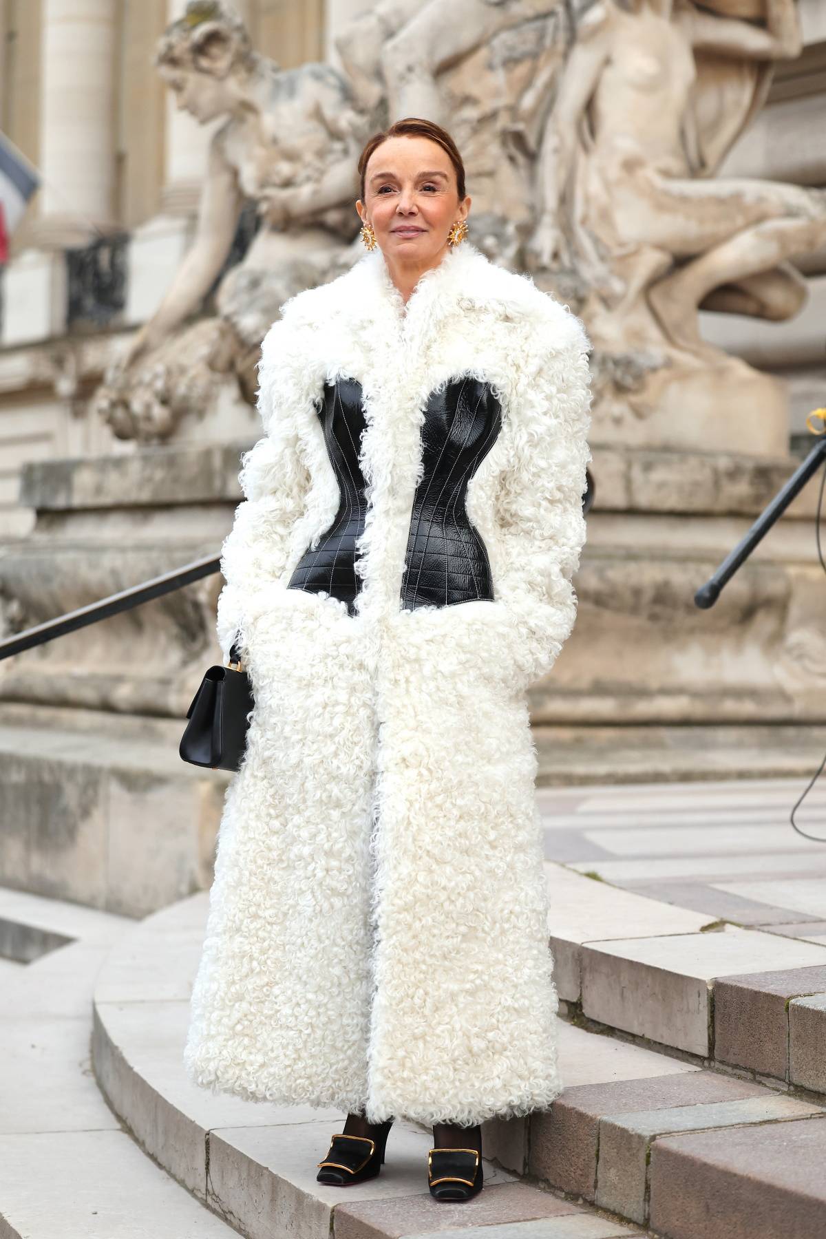 Philippine Leroy-Beaulieu na pokazie Schiaparelli Haute Couture w Paryżu. (Fot. Getty Images)