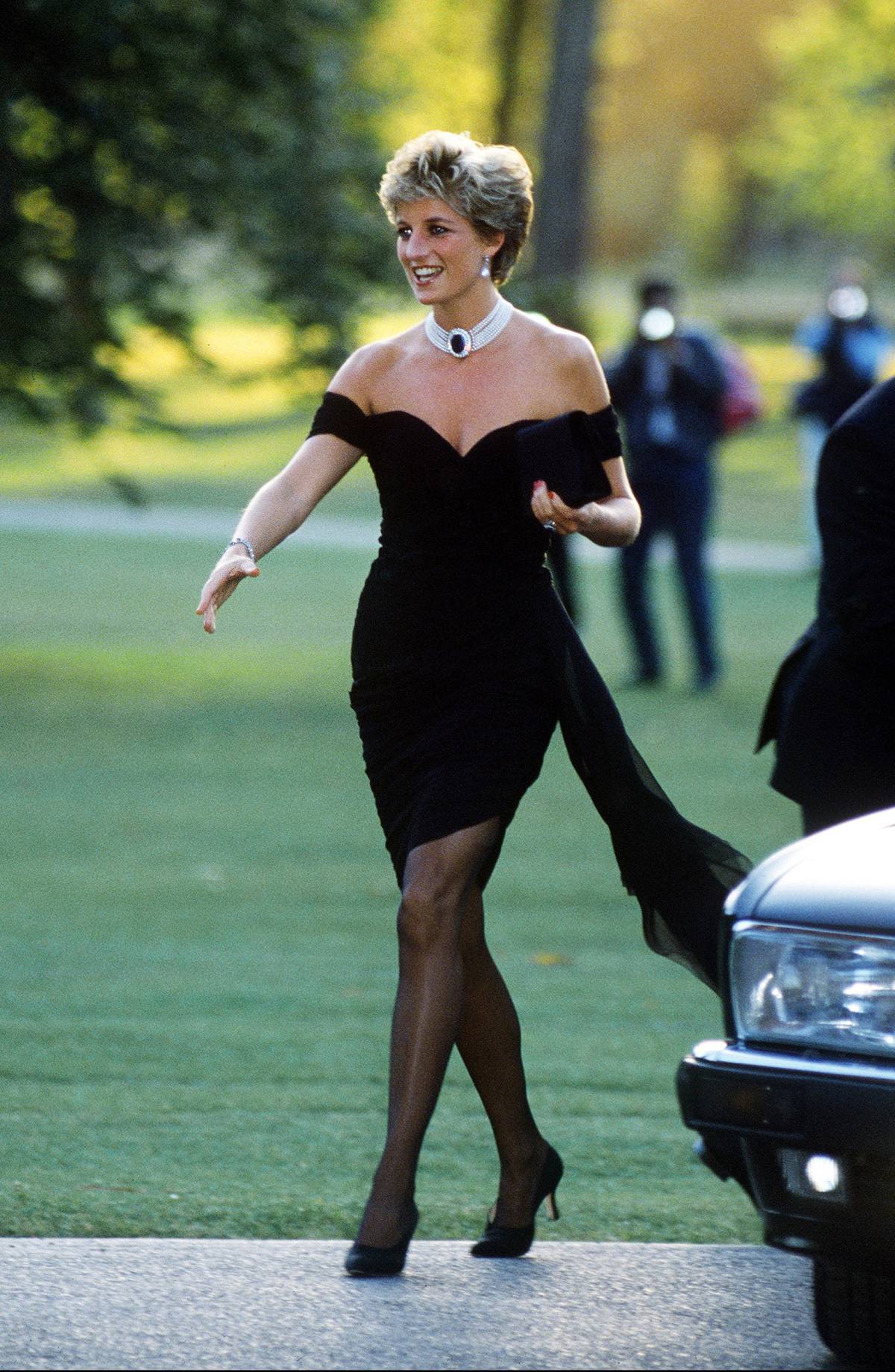 Lady Diana w „revenge dress” 29 czerwca 1994 roku. (Fot. Getty Images)