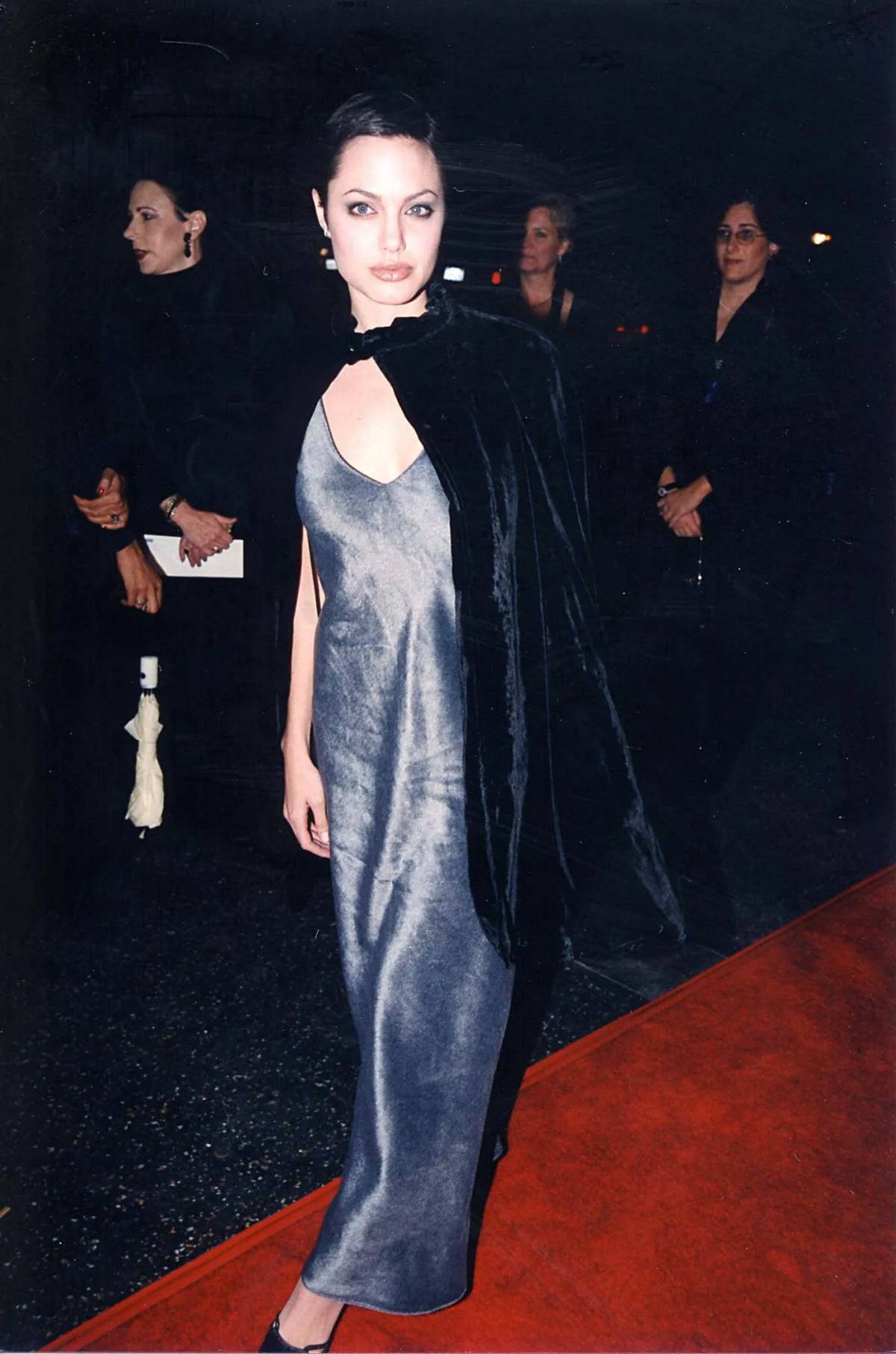 Angelina Jolie na gali Cable Ace Awards w 1997 roku. (Fot. Getty Images)