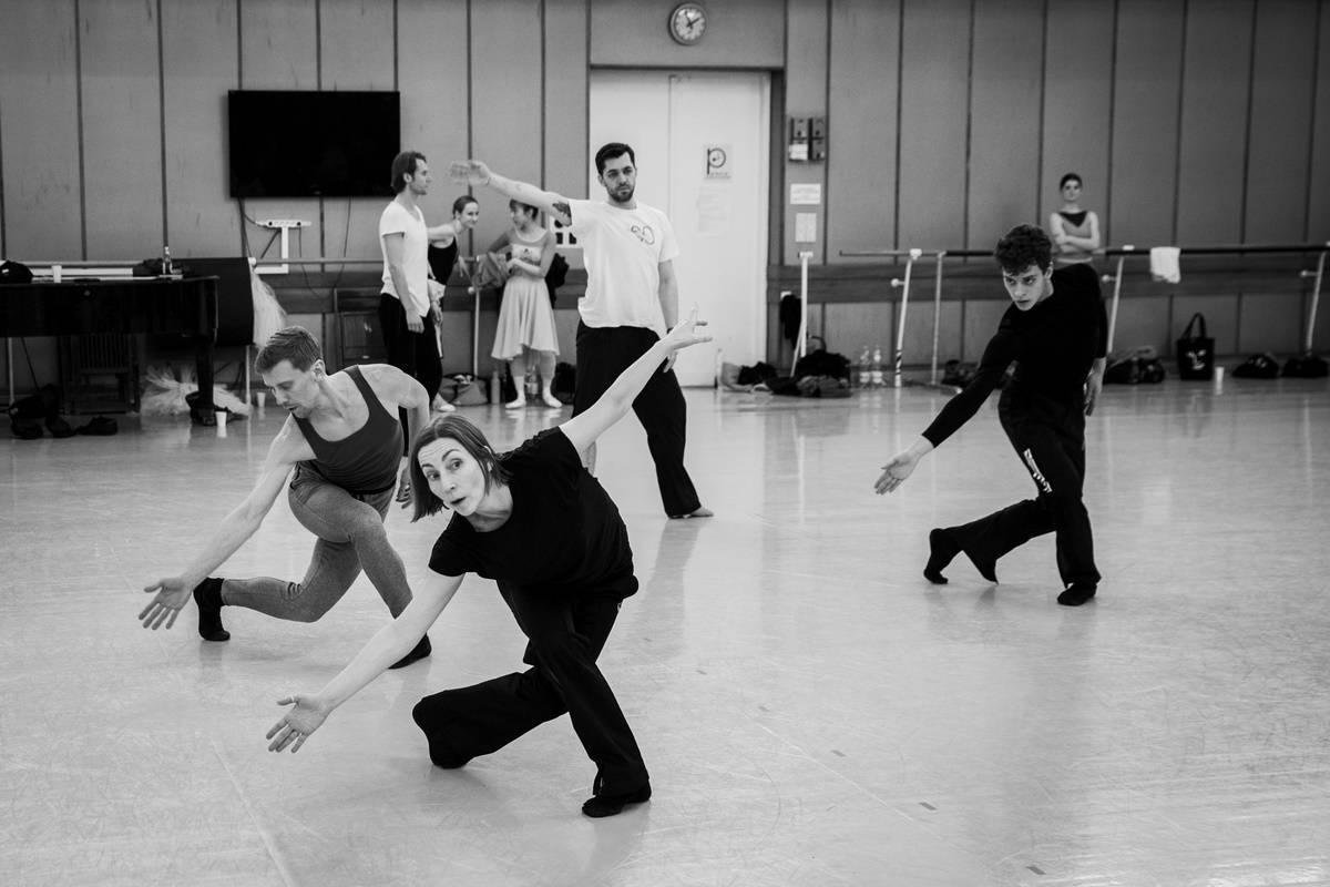 Hans van Manen, Ted Brandsen i Toer van Schayk pokażą swoje choreografie na scenie Teatru Wielkiego – Opery Narodowej. W Teatrze Wielkim – Operze Narodowej będzie można obejrzeć prace wybitnych holenderskich choreografów: Hansa van Manena, Teda Brandsena i Toer van Schayka.