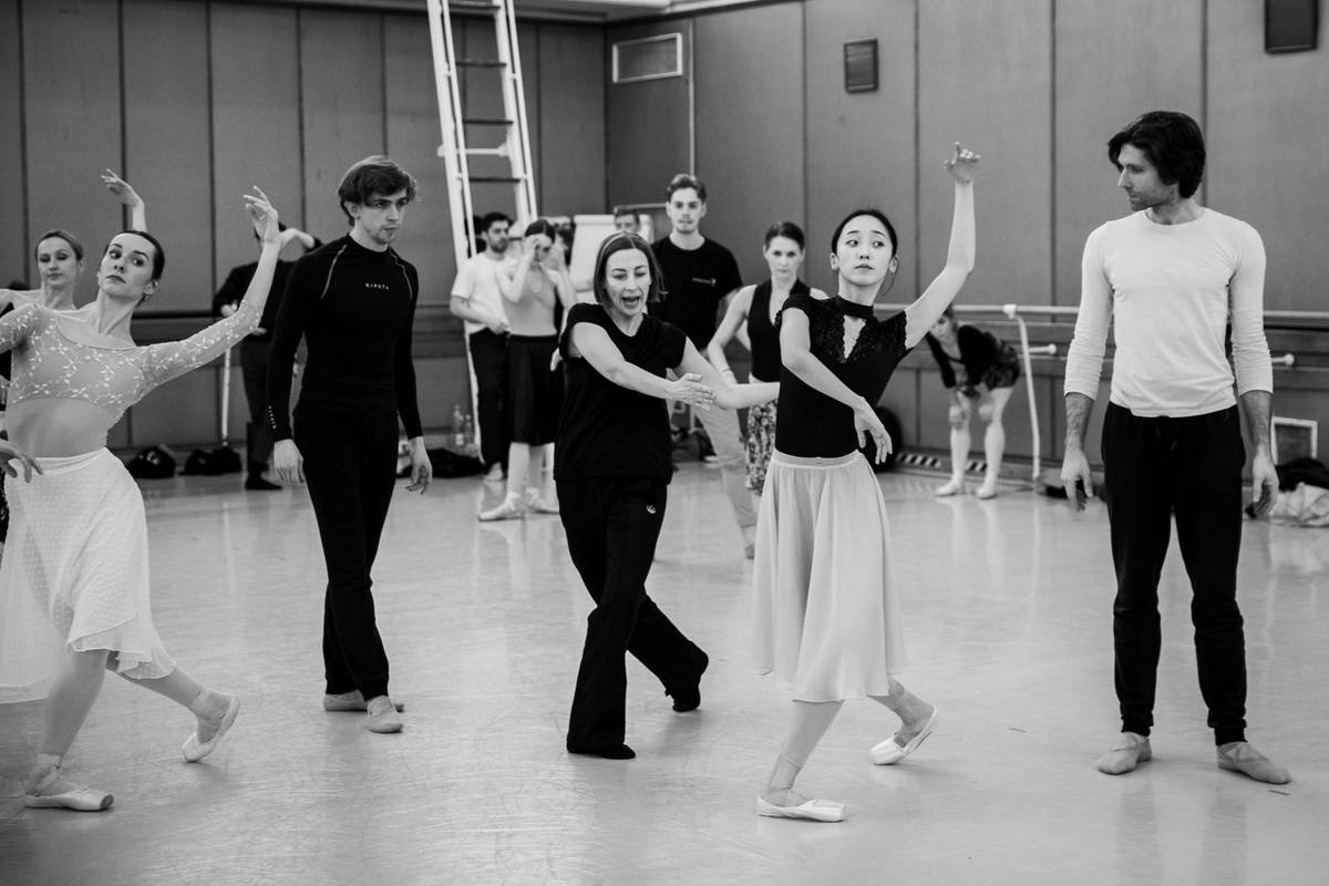 Hans van Manen, Ted Brandsen i Toer van Schayk pokażą swoje choreografie na scenie Teatru Wielkiego – Opery Narodowej. W Teatrze Wielkim – Operze Narodowej będzie można obejrzeć prace wybitnych holenderskich choreografów: Hansa van Manena, Teda Brandsena i Toer van Schayka.