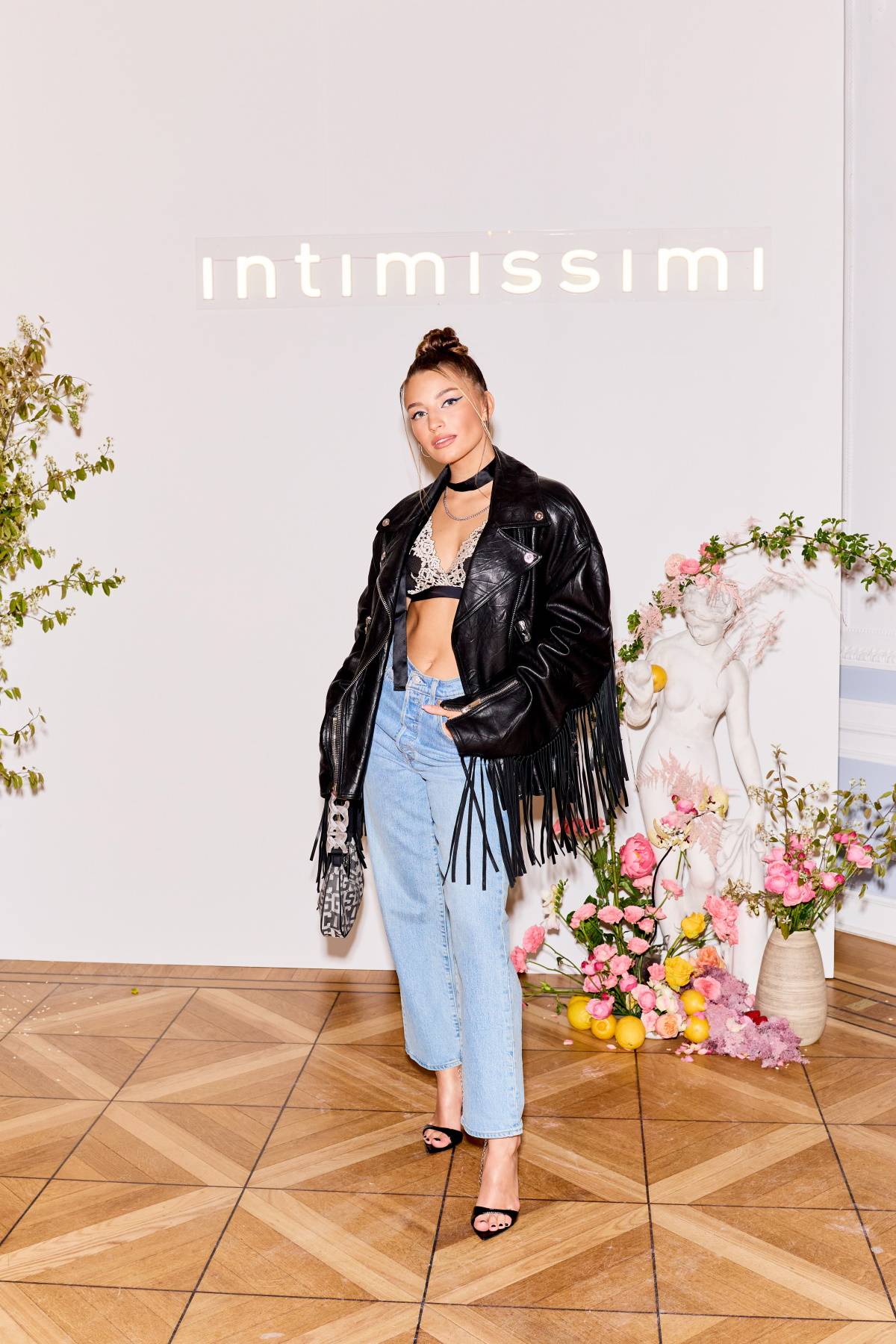 Intimissimi świętuje premierę kolekcji wiosna-lato 2023, której gwiazdą została Jennifer Lopez. Uroczysta premiera nowych projektów Intimissimi odbyła się w warszawskim hotelu Bellotto, który z tej okazji zamieniono w willę nad Morzem Śródziemnym.