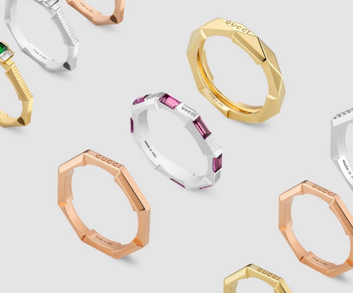 Kolekcja Gucci „Link to Love” inspirowana romantyczną miłością. Gucci przedstawia kolekcję geometrycznych pierścionków z żółtego, białego i różowego złota inspirowaną wieczną miłością, idealną na zaręczyny.