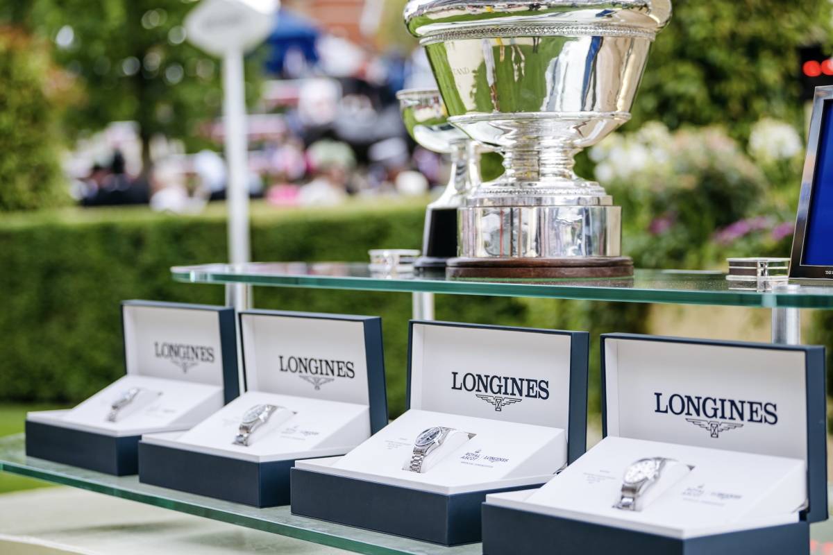 Longines partnerem wyścigów konnych Royal Ascot 2023. Wyścigi konne Royal Ascot zawsze przyciągają na trybuny największe gwiazdy i członków rodziny królewskiej. Partnerem wydarzenia w 2023 roku był Longines.