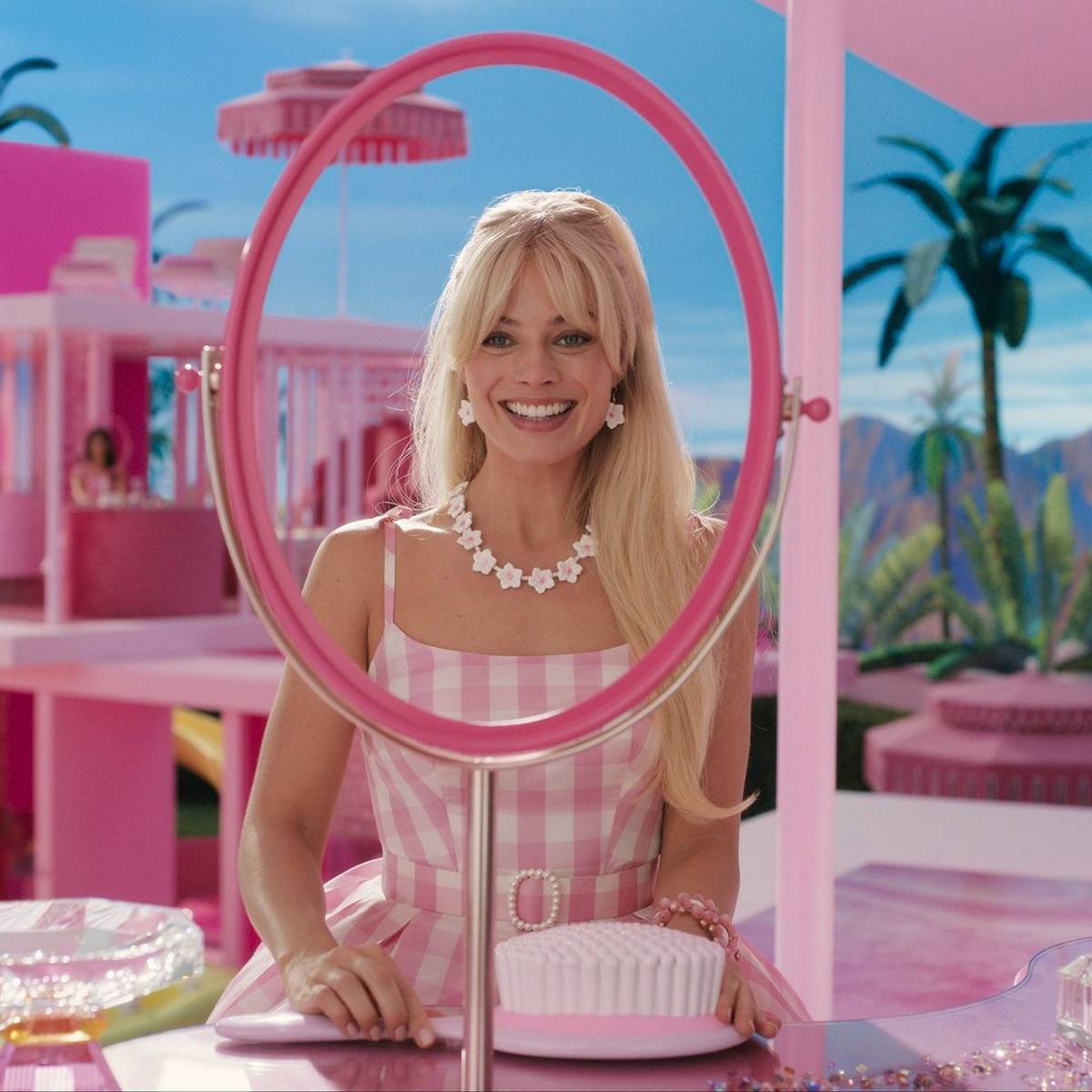 Margot Robbie sprzeciwia się seksualizacji Barbie. W wywiadzie dla amerykańskiego „Vogue’a” Margot Robbie opowiada o roli w „Barbie” i sprzeciwia się temu, jak postrzegana jest grana przez nią lalka.