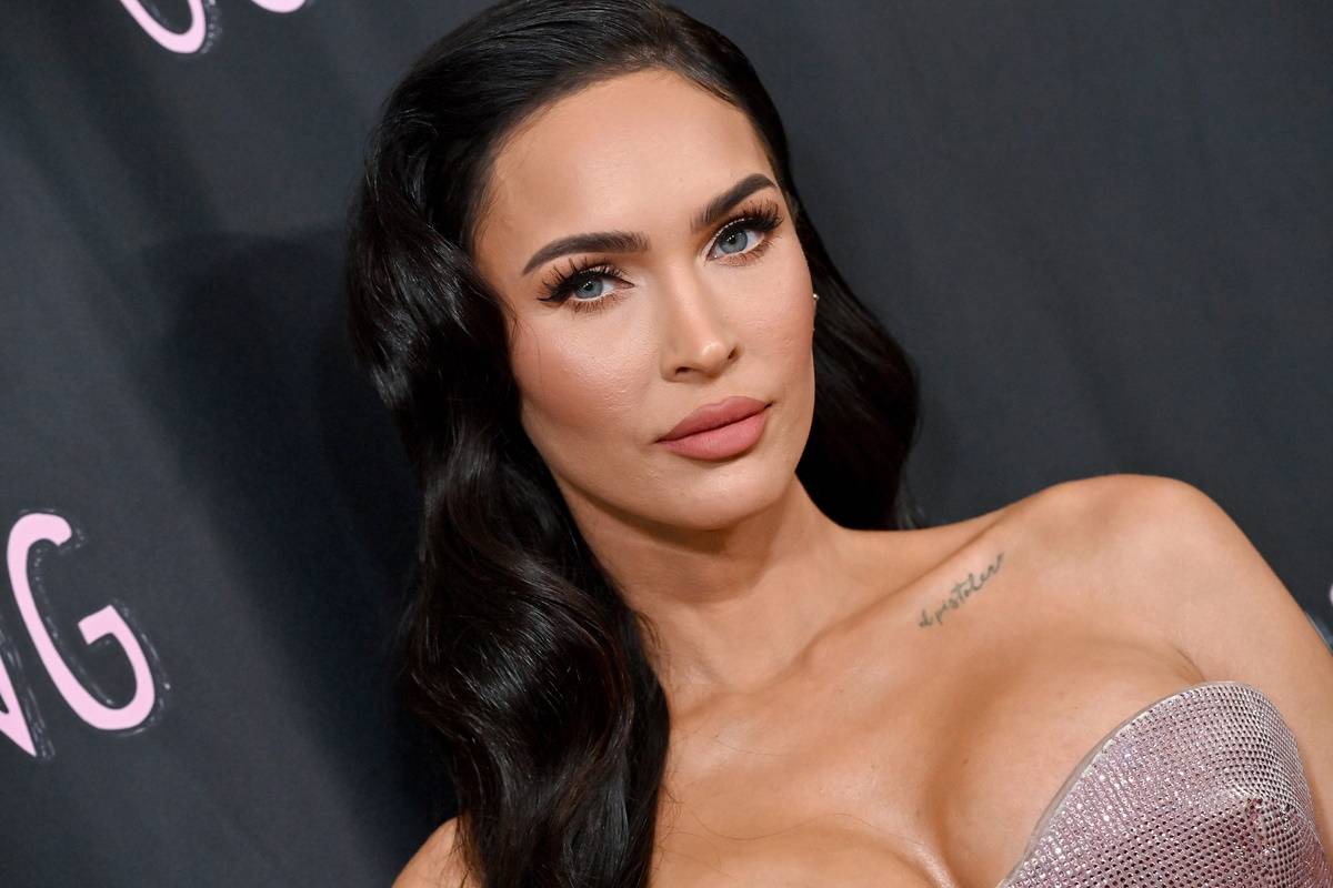 Megan Fox o dysmorfofobi i problemach z akceptacją swojego ciała. Już kiedy byłam mała, miałam obsesję na punkcie swojego wyglądu – mówi Megan Fox i dodaje: – Czeka mnie długa droga do pokochania siebie.