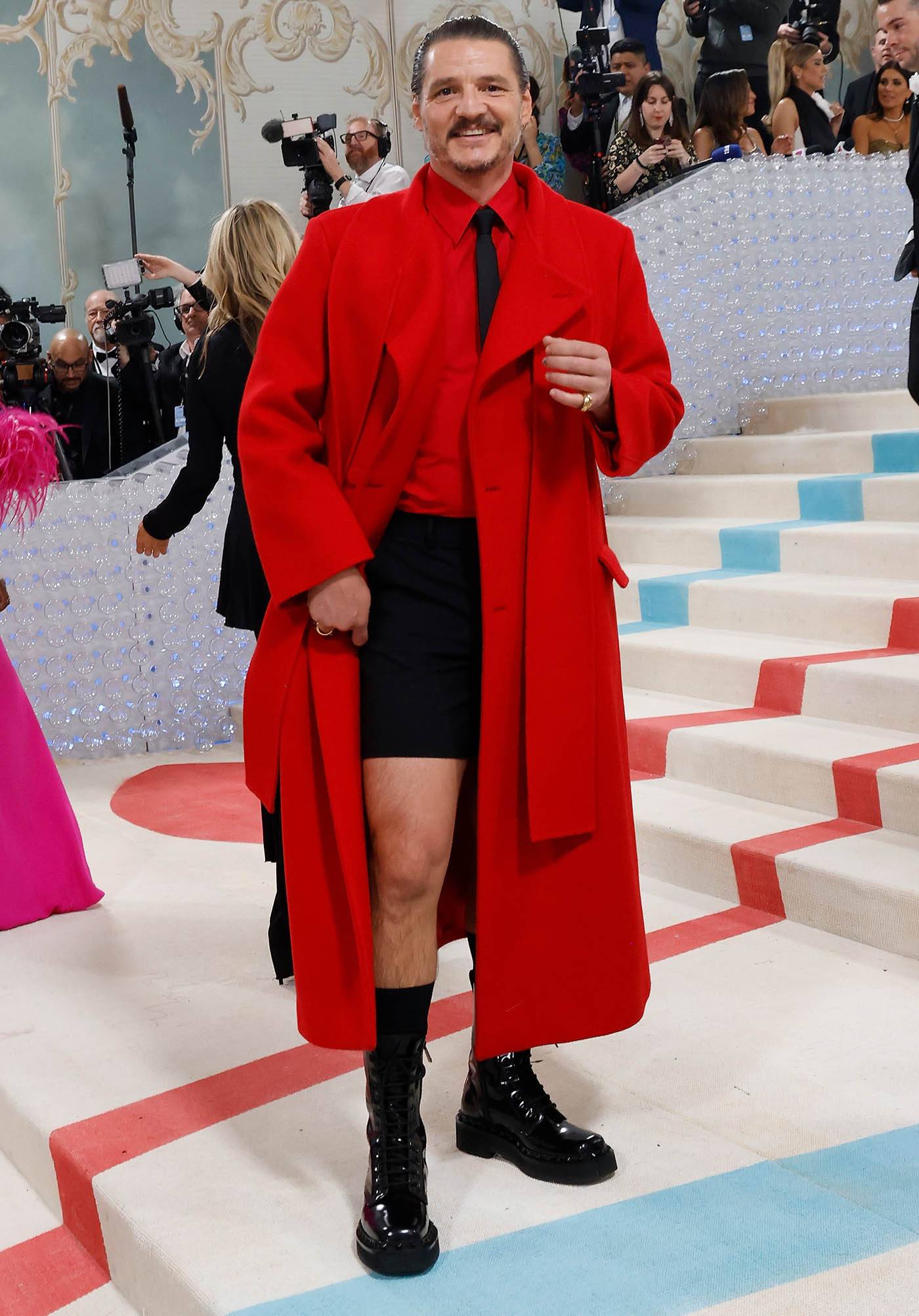 Pedro Pascal w Valentino (Fot. Getty Images)