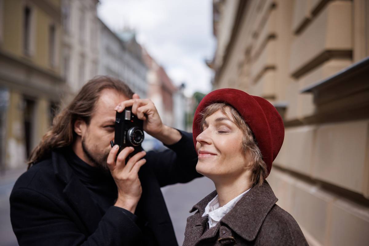 Spektakl „Szymborska. Kropki, przecinki, papierosy” na deskach krakowskiego Teatru im. Juliusza Słowackiego z okazji setnej rocznicy urodzin noblistki.