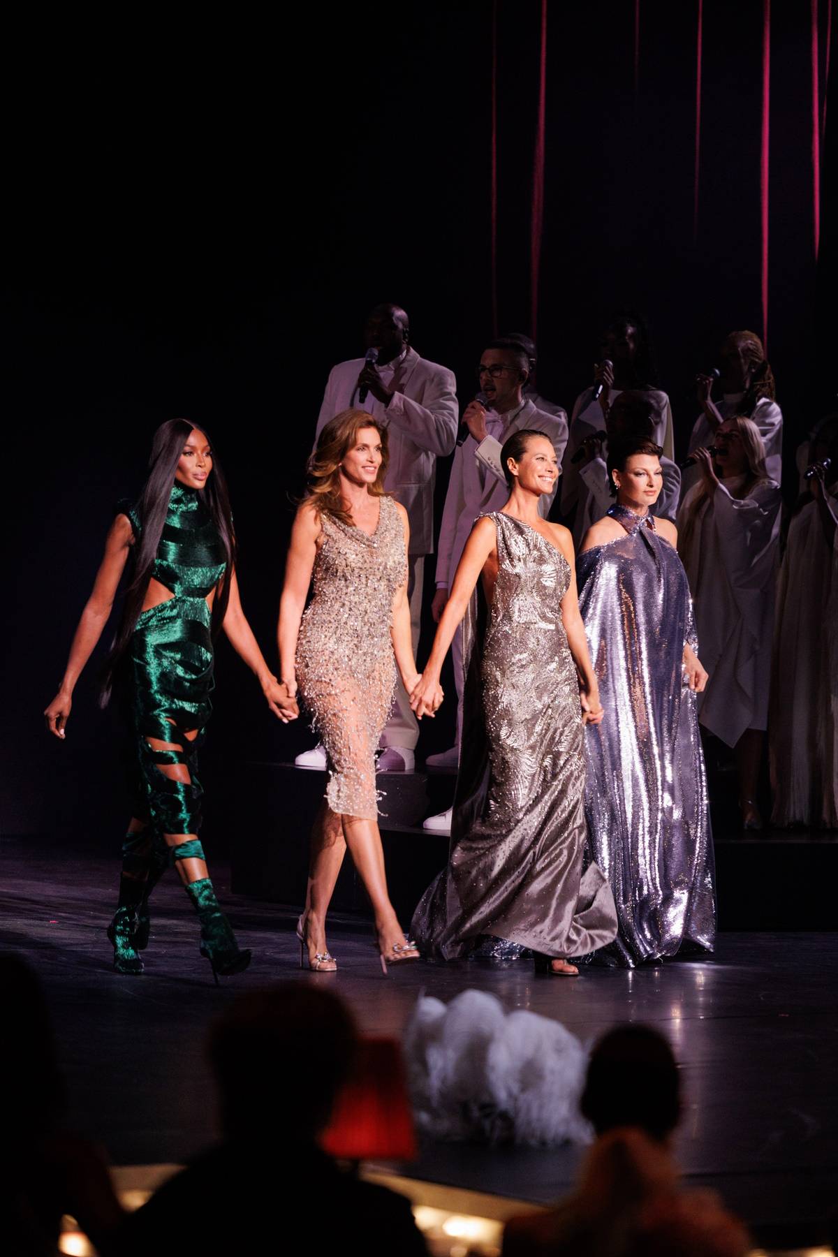 Supermodelki Cindy Crawford, Linda Evangelista i Naomi Campbell i Christy Turlington Burns wystąpiły na pokazie mody na „Vogue World: London”.