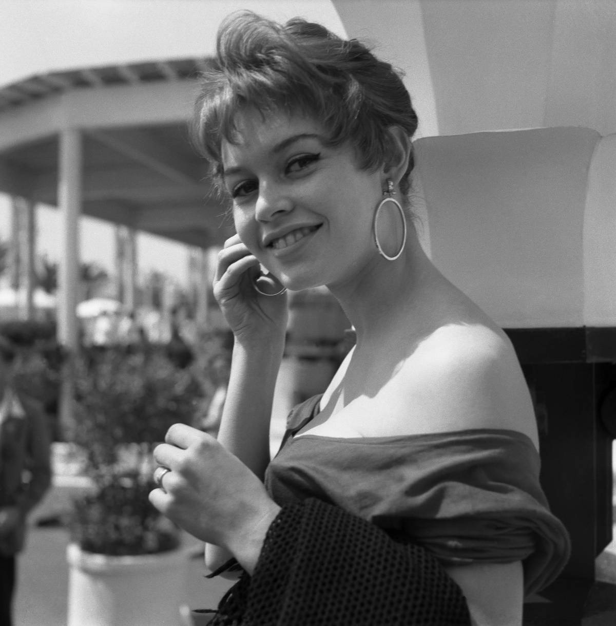 Brigitte Bardot na  festiwalu filmowym w Cannes w 1955 roku.