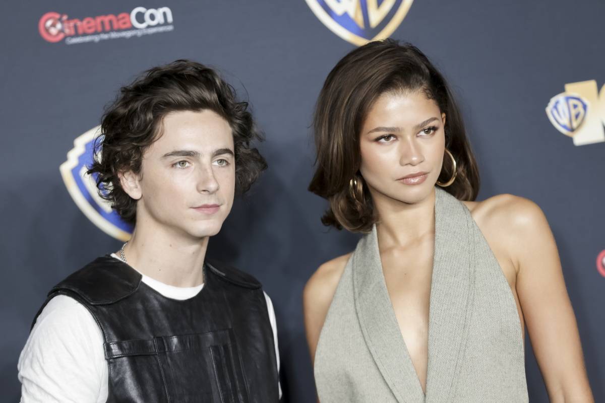 Timothée Chalamet i Zendaya w dopasowanych stylizacjach promują drugą część „Diuny” w Las Vegas.