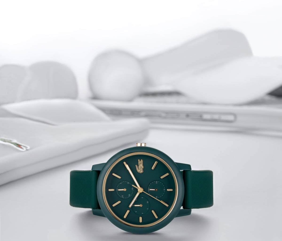 Wielofunkcyjna kolekcja zegarków Lacoste 12.12. Wielofunkcyjna kolekcja Lacoste 12.12 to nowa interpretacja klasycznego zegarka, dostępna w szerokiej gamie kolorów.