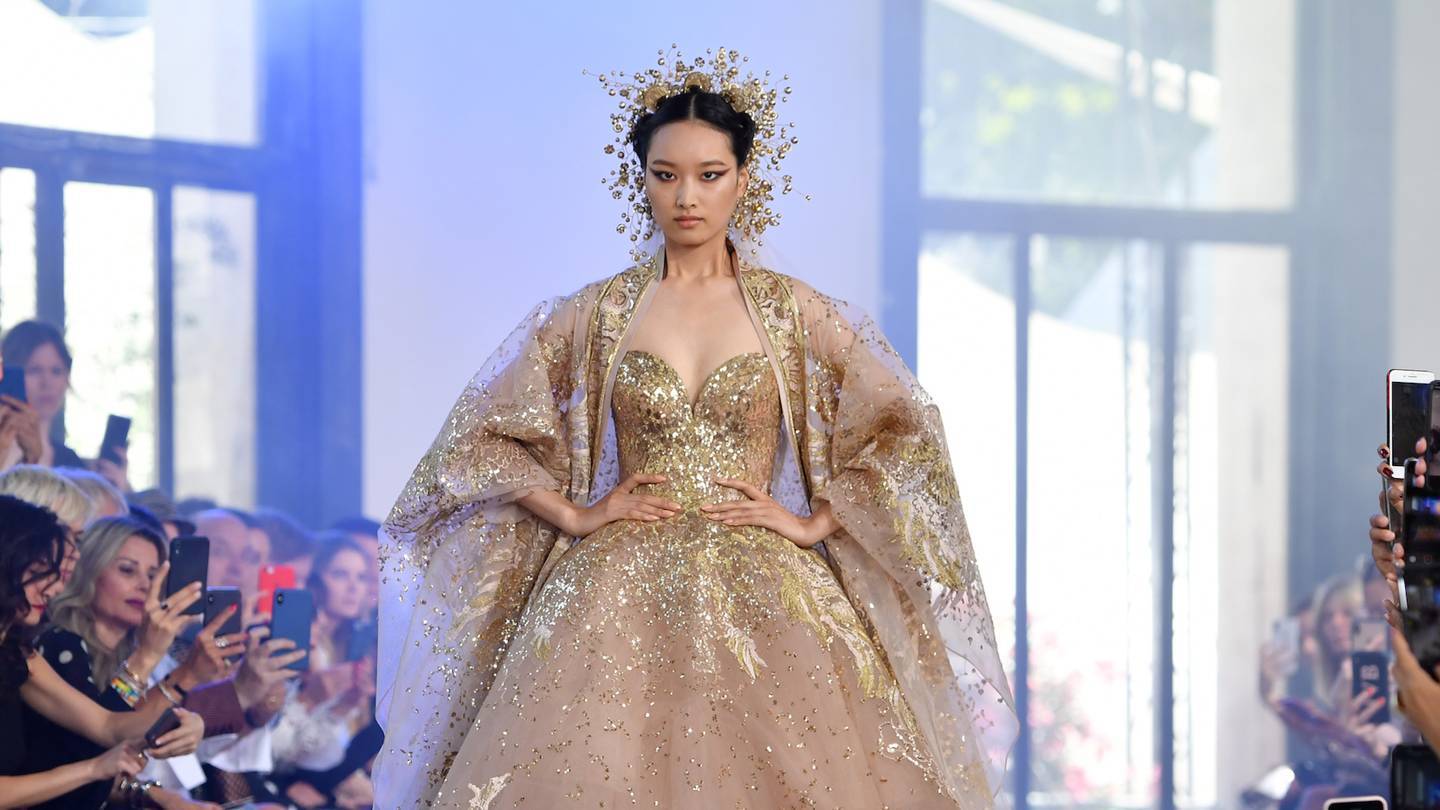 Elie Saab, sezon jesień/zima 2019 couture, (Fot. GETTY IMAGES)