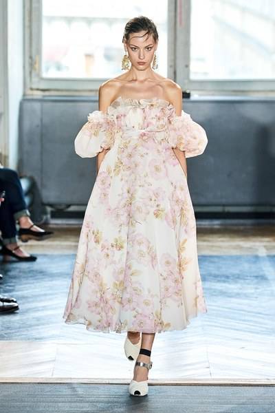 Giambattista Valli Spring/Summer 2020
© GoRunway.com