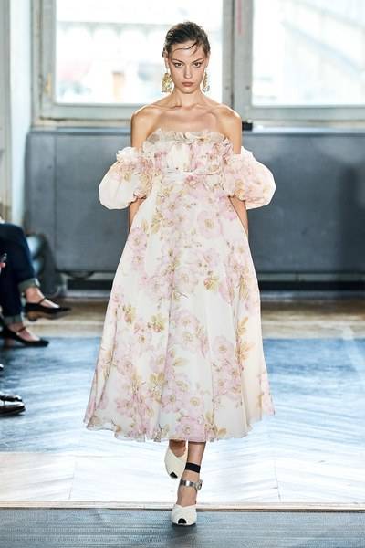 Giambattista Valli Spring/Summer 2020
© GoRunway.com