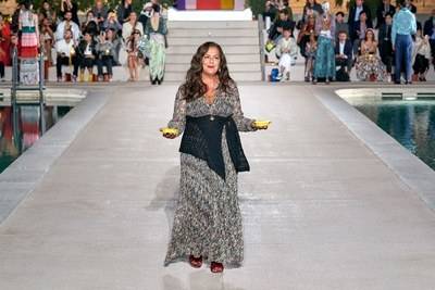 Angela Missoni at the end of her Spring/Summer 2020 collection. © Gorunway