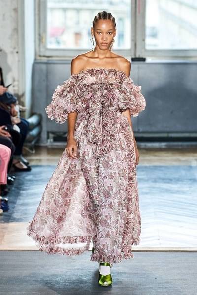 Giambattista Valli Spring/Summer 2020
© GoRunway.com