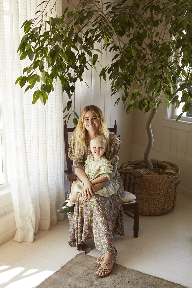 Katherine Kleveland z córką (Fot. Gosia Turczyńska dla Vogue Polska)