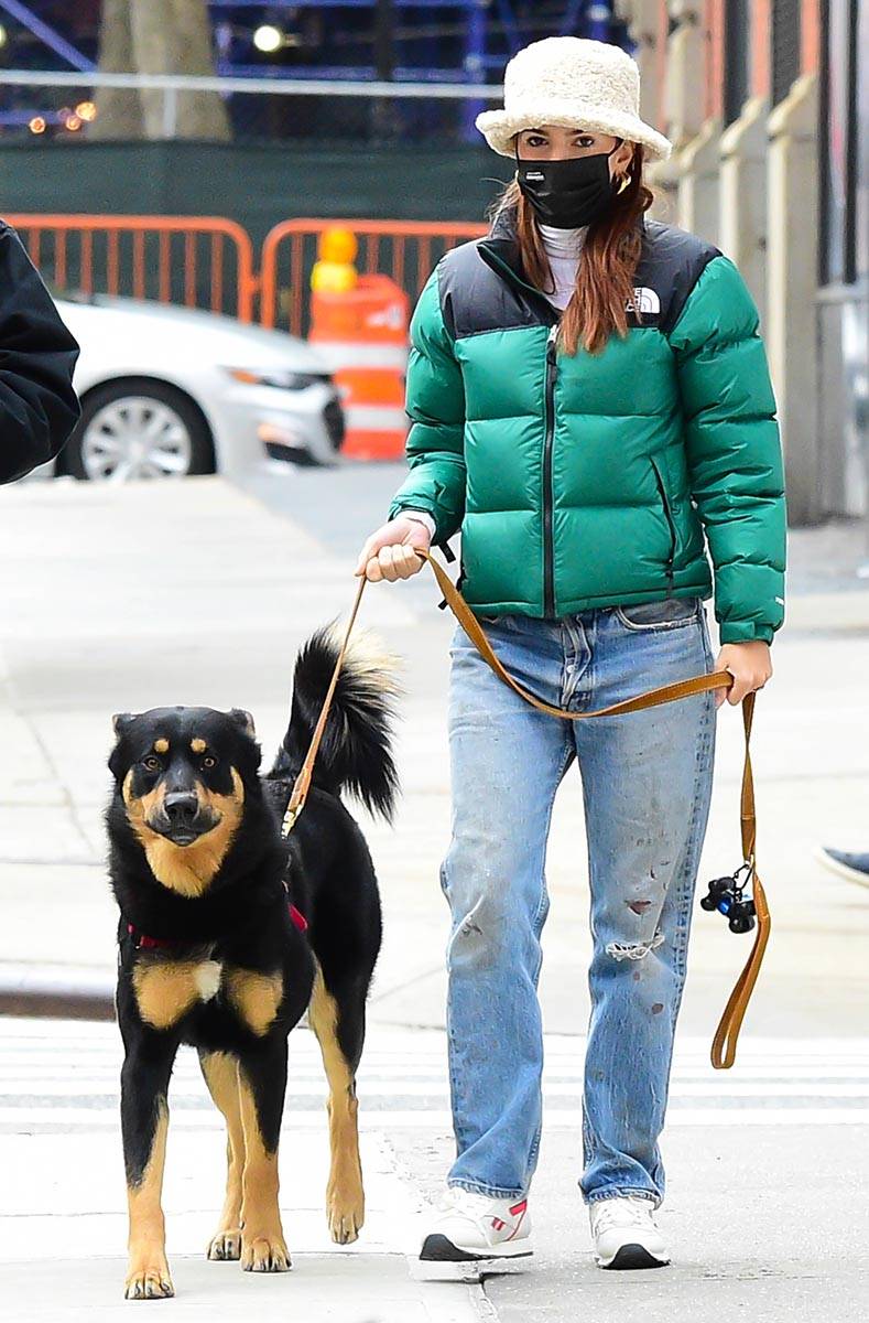 Emily Ratajkowski w kurtce North Face (Fot. Getty Images)