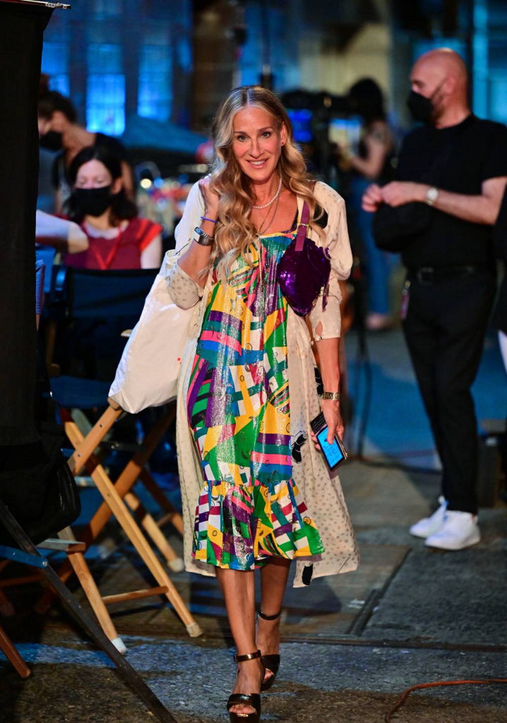 Sarah Jessica Parker jako Carrie Bradshaw na planie And Just Like That... (Fot. Getty Images)