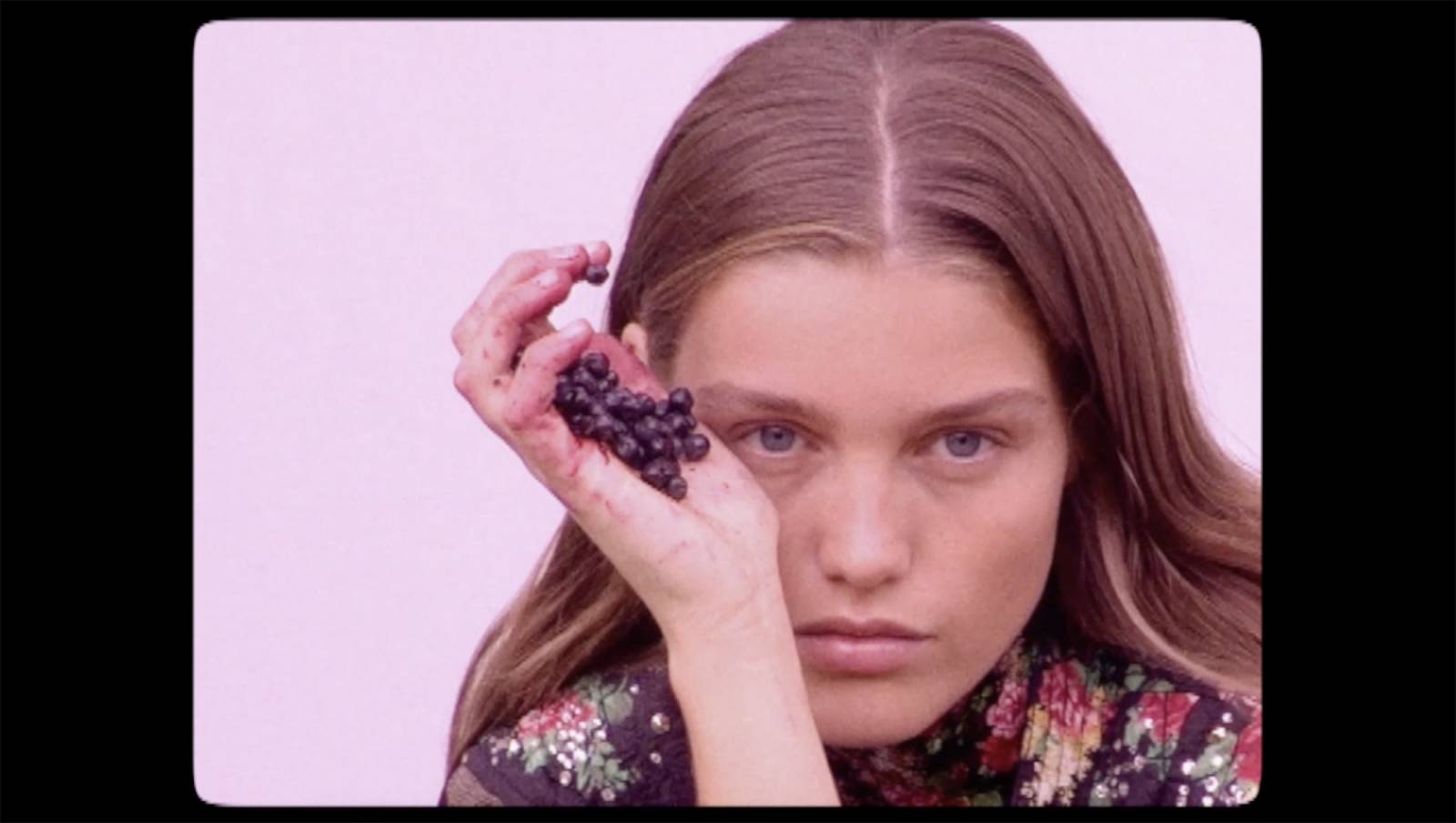 Kadr z filmu Babie lato: Wrześniowy numer „Vogue Polska”