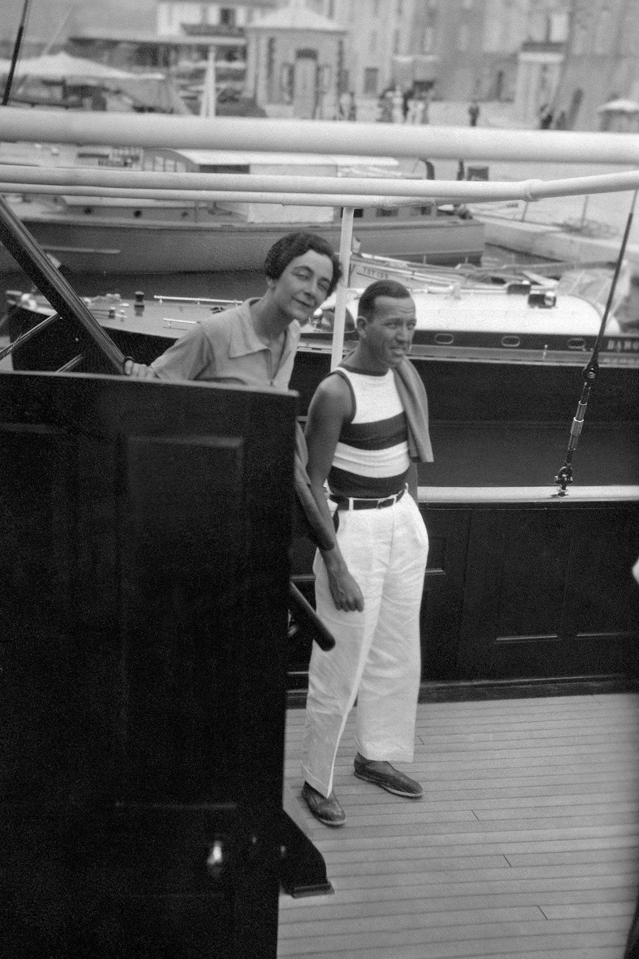 Noel Coward i Gladys Calthorpe, St. Tropez, 1931 (Fot. Cecil Beaton dla Voguea) 