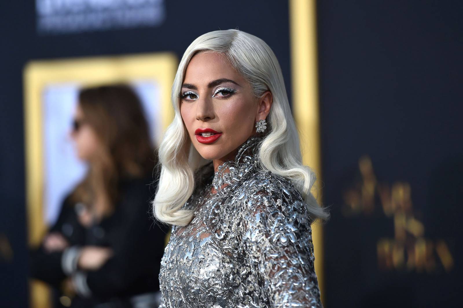 Lady Gaga na premierze filmu Narodziny gwiazdy (Fot. Neilson Barnard/Getty Images)