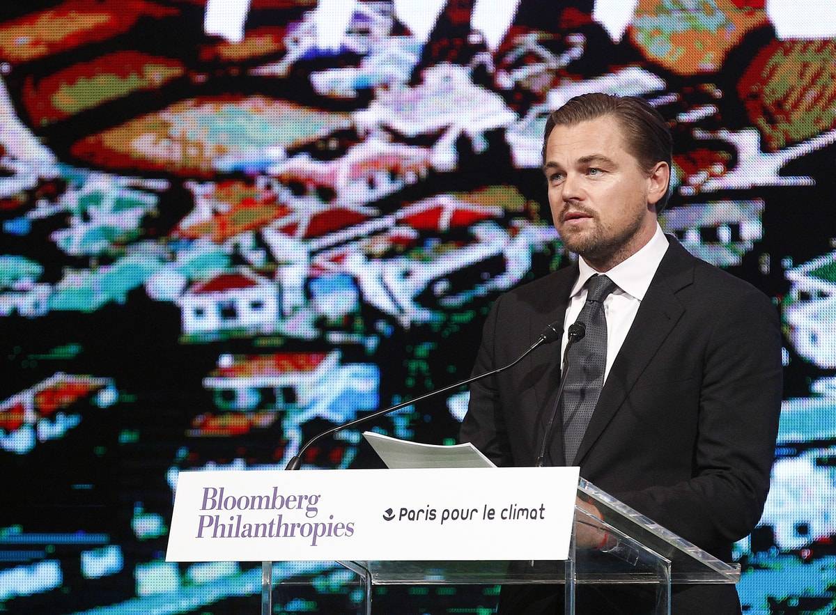 Leonardo DiCaprio podczas szczytu klimatycznego w Paryżu w 2015 roku (Fot. Chesnot/Getty Images)