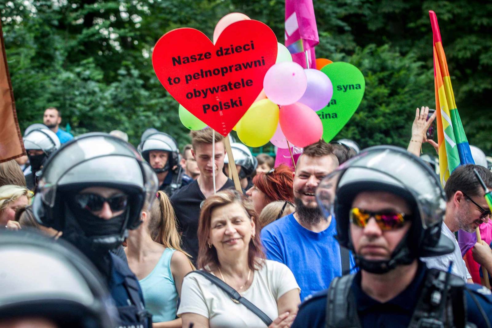 Częstochowa, 16.06.2019. II Marsz Rowności, w asyscie policji, przeszedl ulicami miasta. Marszowi towarzyszyla kontrmanifestacja (Fot. Marek Barczynski/East News)