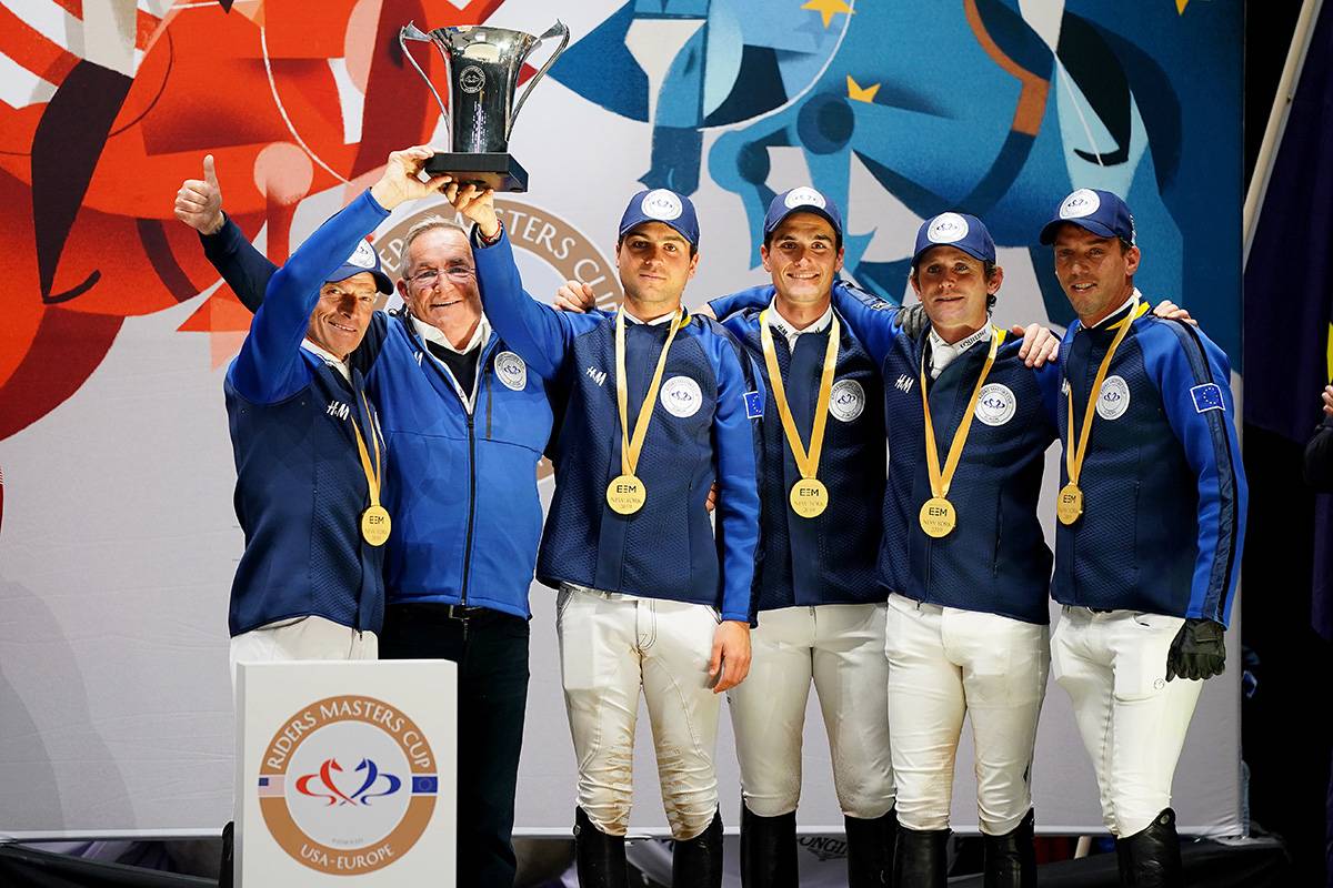 Ceremonia wręczenia nagród Riders Masters Cup. Zwycięska drużyna Team Europe: Pius Schwizer, Philippe Guerdat, Edward Levy, Olivier Philippaerts, Darragh Kenny i Harrie Smolders (Fot. Materiały prasowe)