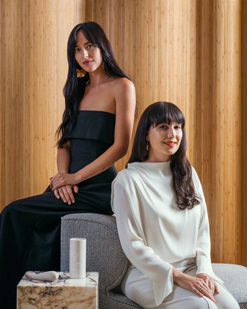 Dakota Johnson with Maude CEO Éva Goicochea
(Fort. dzięki uprzejmości Maude)