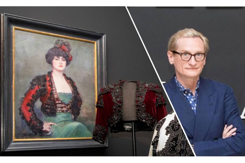 Hamish Bowles (right) lent this Balenciaga silk velvet and passementerie bolero jacket with jet beading (1946) from his personal collection, displayed against a painting of Julia Hacia by Ramon Casas y Carbo (1915)
Credit: @BORJALAMA