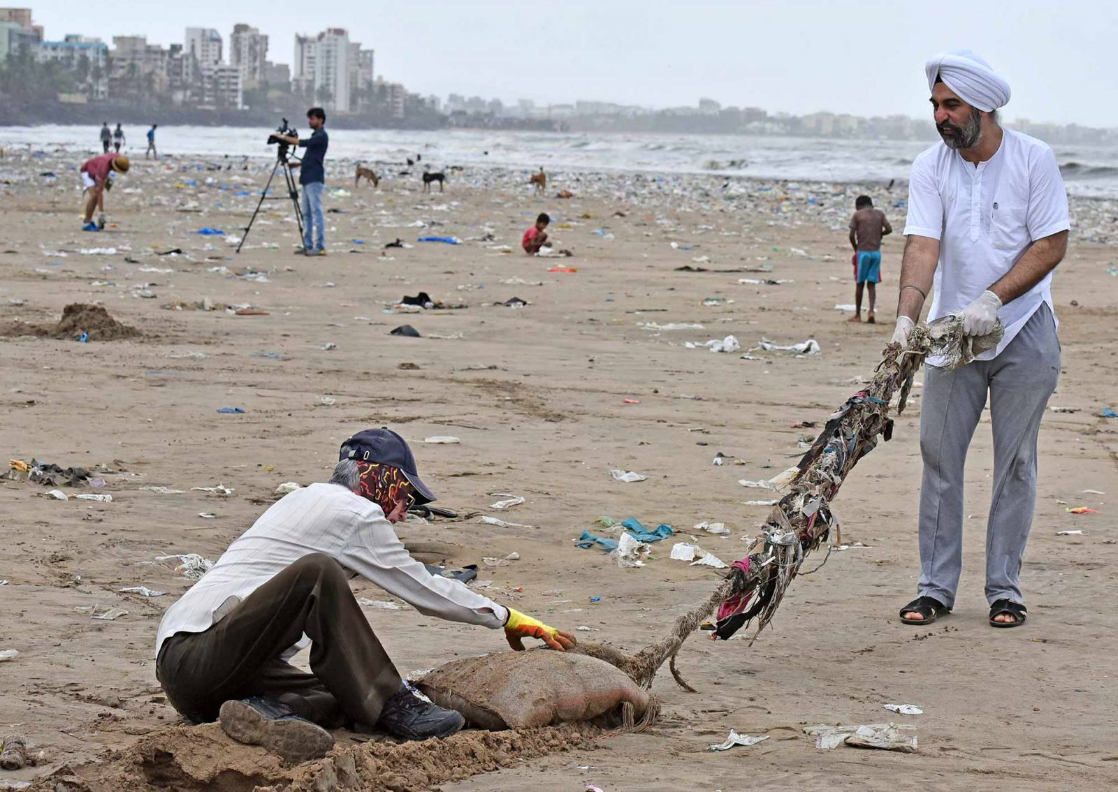 Plaża Mumbai (Fot. Vidya Subramanian/Hindustan Times via Getty Images)