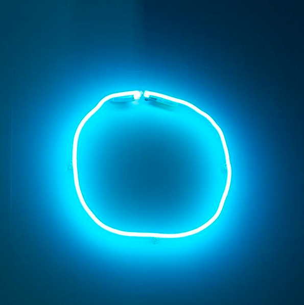 Angelika Markul „Moon”, neon, Galeria Leto