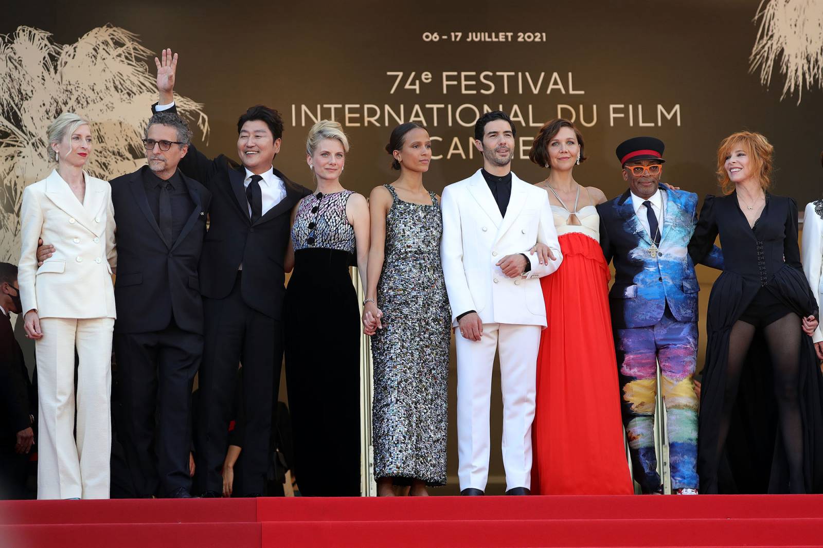 Członkowie tegorocznego jury: Jessica Hausner, Kleber Mendonça Filho, Song Kang-Ho. Mélanie Laurent, Mati Diop, Tahar Rahim, Maggie Gyllenhaal, Spike Lee (przewodniczący) i Mylène Farmer (Fot. Getty Images)