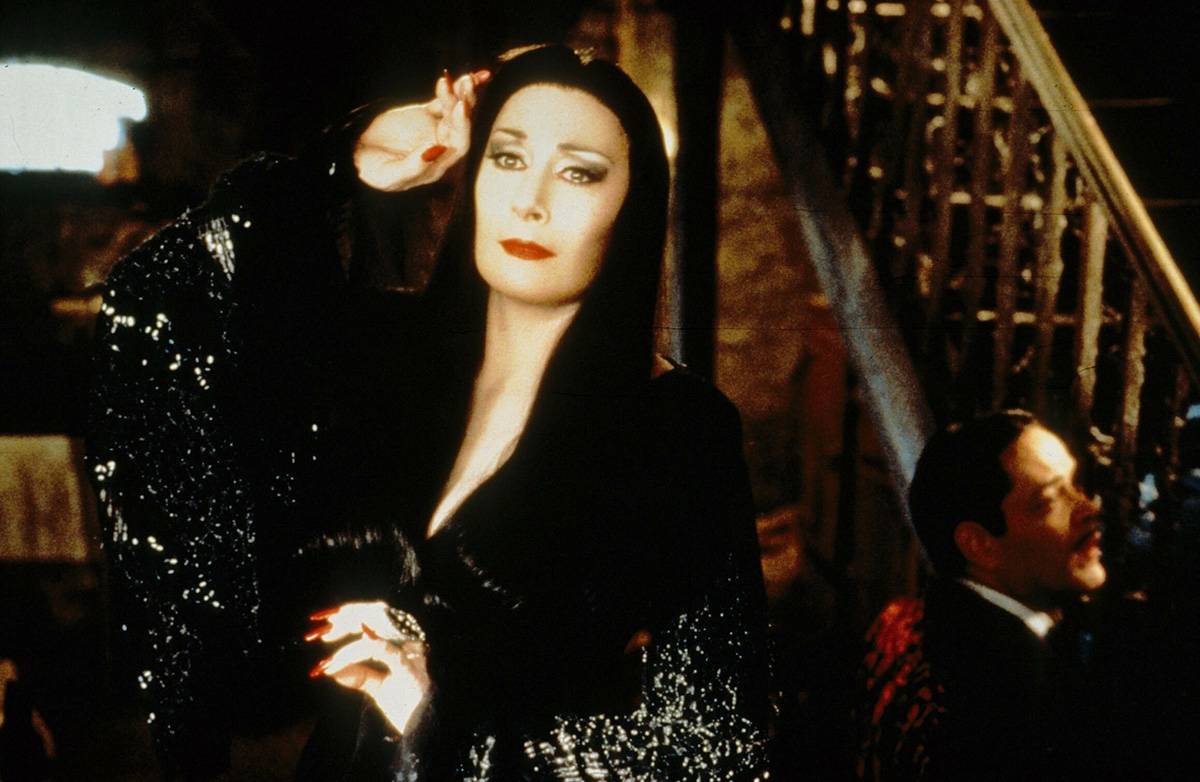 Anjelica Huston jako Morticia Addams (Fot. East News)
